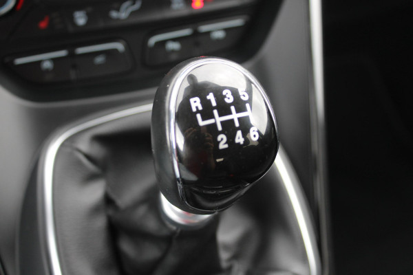 Ford Kuga 1.5 EcoBoost Titanium | Stoelverwarming | Voorruitverwarming | Trekhaak | Cruise Control
