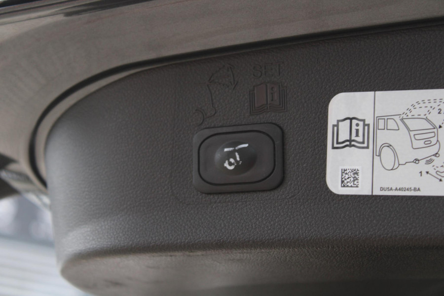 Ford Kuga 1.5 EcoBoost Titanium | Stoelverwarming | Voorruitverwarming | Trekhaak | Cruise Control