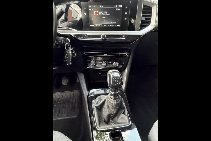 Opel Mokka X 1.2 Turbo Elegance - Navigatie / Apple CarPlay I Airco I LED I PDC I Sport velgen I Dealer onderhouden