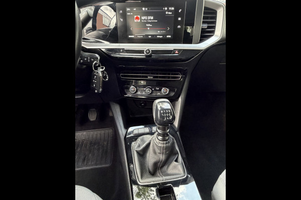 Opel Mokka X 1.2 Turbo Elegance - Navigatie / Apple CarPlay I Airco I LED I PDC I Sport velgen I Dealer onderhouden
