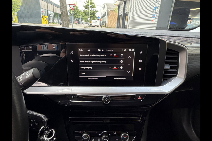 Opel Mokka X 1.2 Turbo Elegance - Navigatie / Apple CarPlay I Airco I LED I PDC I Sport velgen I Dealer onderhouden