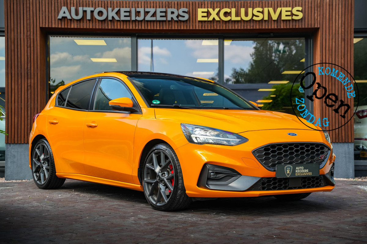Ford Focus 2.3 EcoBoost ST-X 280PK Panoramadak Camera Stoelverw. Performance DAB+