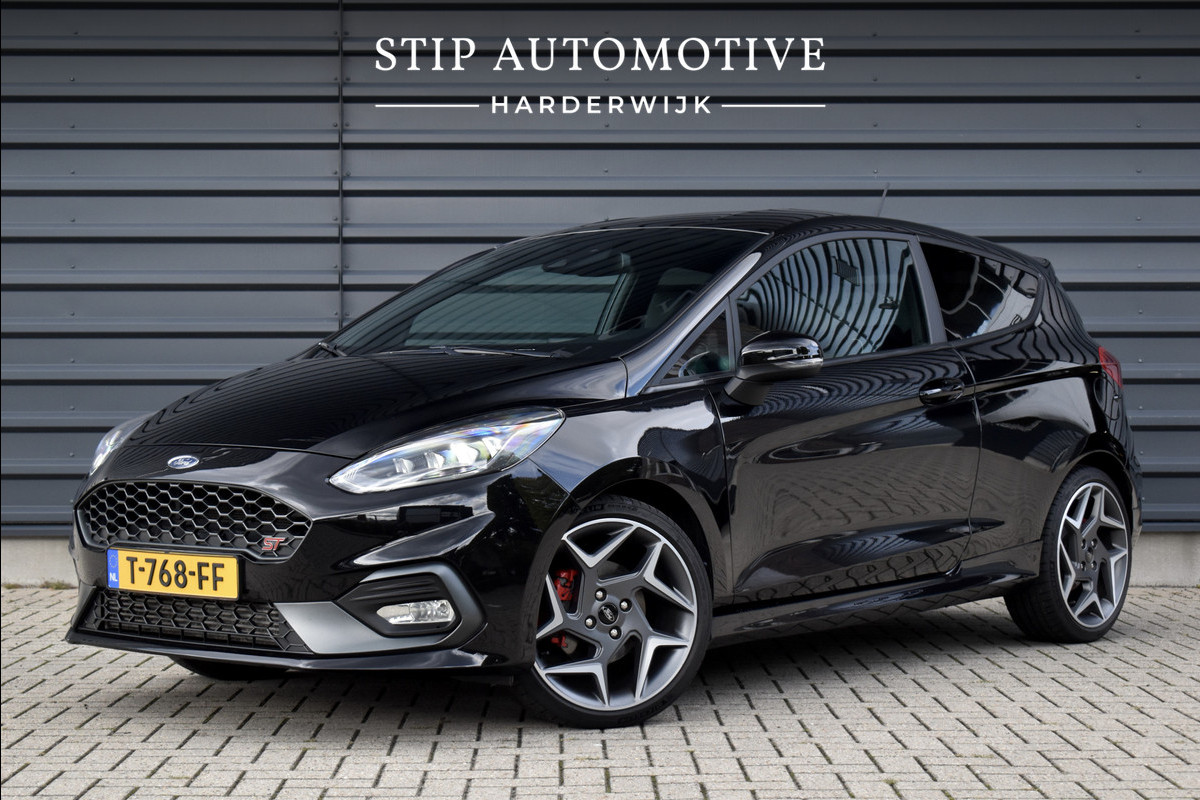 Ford Fiesta 1.5 ST-3 200pk | Recaro Seats | Bang & Olufsen | Keyless Entry & Start | Camera | Stoel + Stuur verwarming |