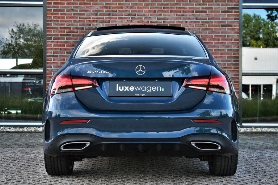 Mercedes-Benz A-Klasse 250 e AMG Pano Night 360 Leder