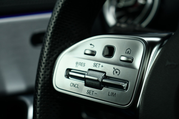Mercedes-Benz A-Klasse 250 e AMG Pano Night 360 Leder