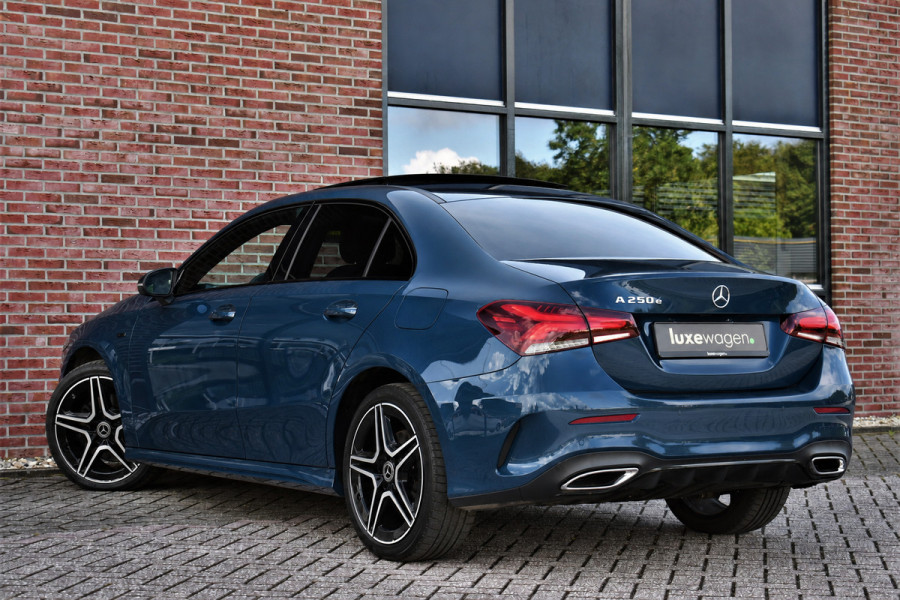 Mercedes-Benz A-Klasse 250 e AMG Pano Night 360 Leder