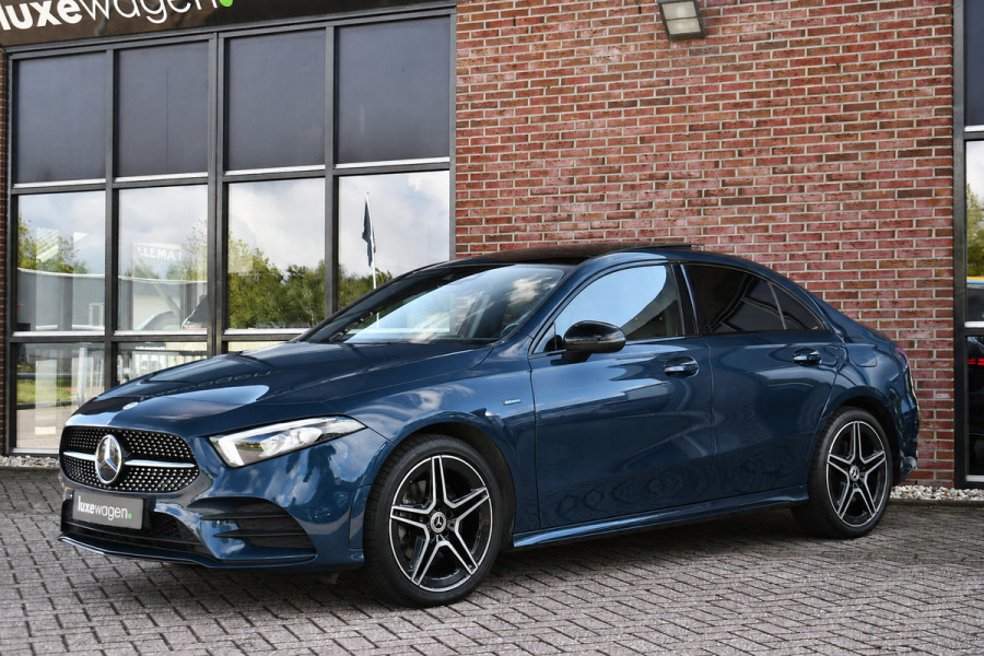 Mercedes-Benz A-Klasse 250 e AMG Pano Night 360 Leder