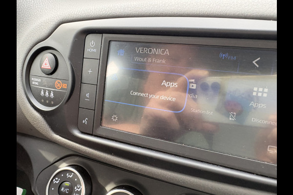 Toyota Yaris 1.0 VVT-i Connect 5-drs. CAMERA/CARPLAY/AIRCO/15INCH