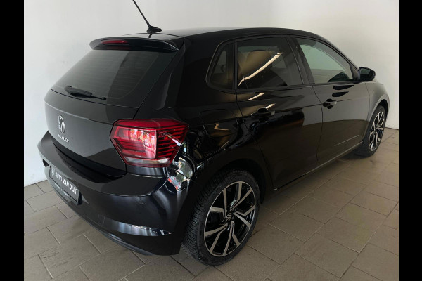 Volkswagen Polo 1.0 TSI Comfortline Business Executive AIRCO NAVI CRUISE APPLE CARPLAY PDC 17INCH CAMERA PRIVACYGLAS NIEUWSTAAT
