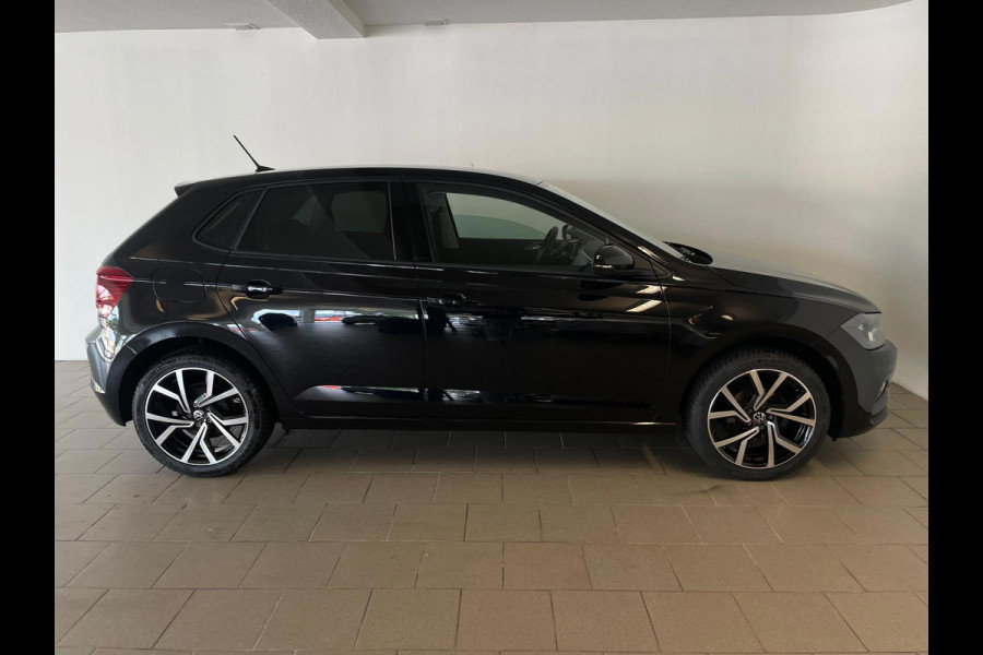 Volkswagen Polo 1.0 TSI Comfortline Business Executive AIRCO NAVI CRUISE APPLE CARPLAY PDC 17INCH CAMERA PRIVACYGLAS NIEUWSTAAT