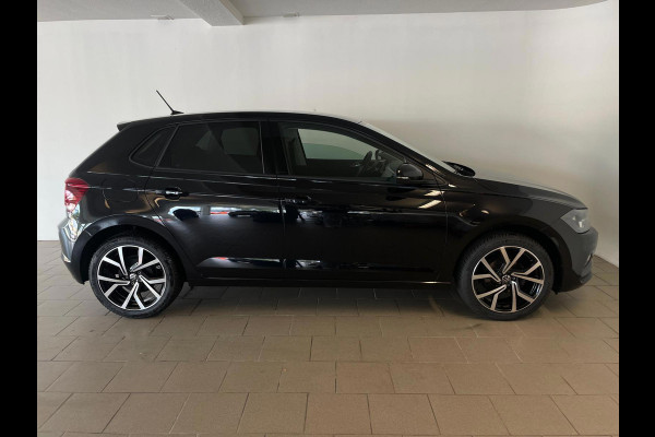 Volkswagen Polo 1.0 TSI Comfortline Business Executive AIRCO NAVI CRUISE APPLE CARPLAY PDC 17INCH CAMERA PRIVACYGLAS NIEUWSTAAT