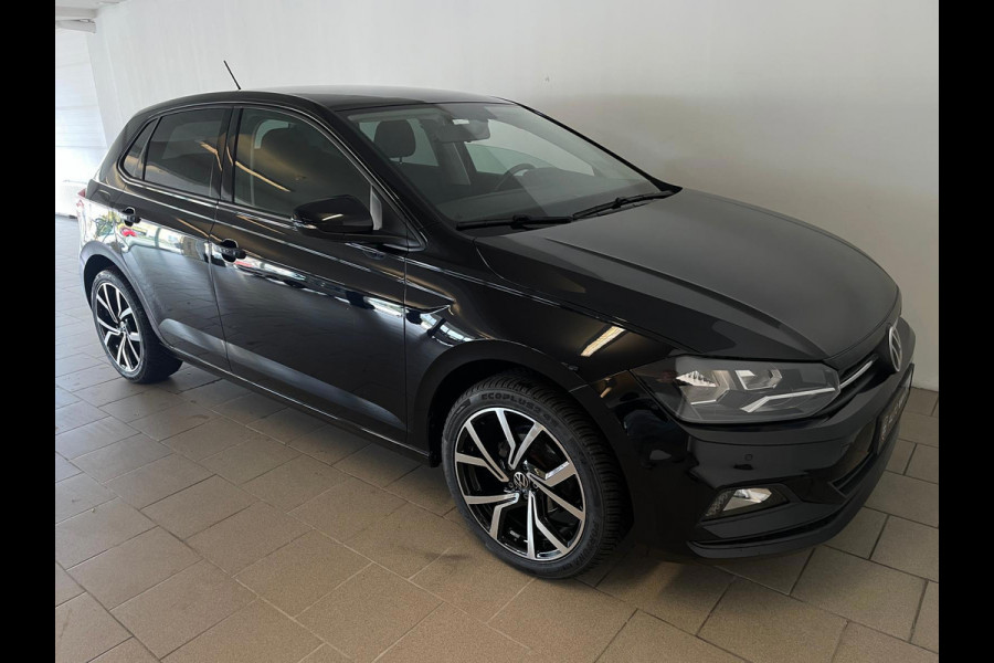 Volkswagen Polo 1.0 TSI Comfortline Business Executive AIRCO NAVI CRUISE APPLE CARPLAY PDC 17INCH CAMERA PRIVACYGLAS NIEUWSTAAT