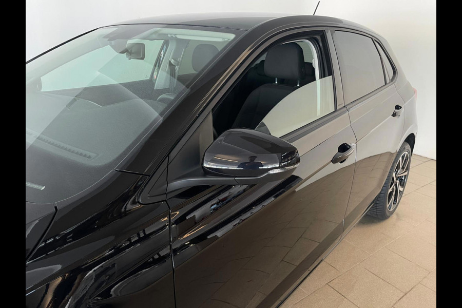 Volkswagen Polo 1.0 TSI Comfortline Business Executive AIRCO NAVI CRUISE APPLE CARPLAY PDC 17INCH CAMERA PRIVACYGLAS NIEUWSTAAT