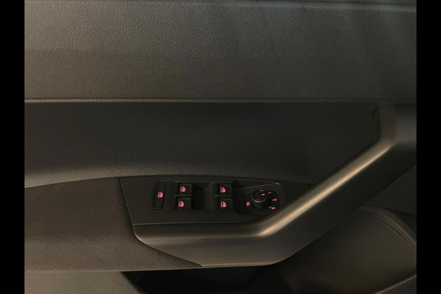 Volkswagen Polo 1.0 TSI Comfortline Business Executive AIRCO NAVI CRUISE APPLE CARPLAY PDC 17INCH CAMERA PRIVACYGLAS NIEUWSTAAT