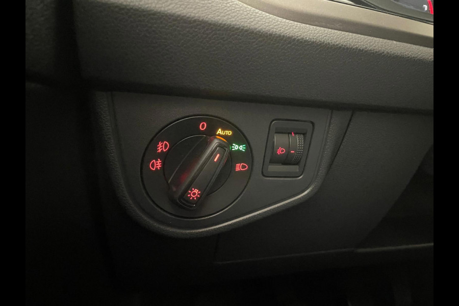 Volkswagen Polo 1.0 TSI Comfortline Business Executive AIRCO NAVI CRUISE APPLE CARPLAY PDC 17INCH CAMERA PRIVACYGLAS NIEUWSTAAT