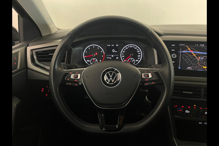 Volkswagen Polo 1.0 TSI Comfortline Business Executive AIRCO NAVI CRUISE APPLE CARPLAY PDC 17INCH CAMERA PRIVACYGLAS NIEUWSTAAT