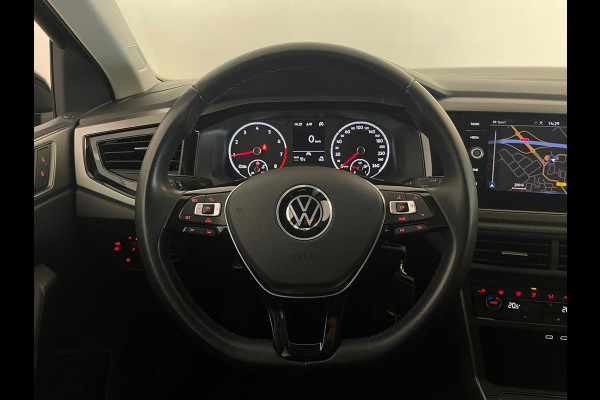 Volkswagen Polo 1.0 TSI Comfortline Business Executive AIRCO NAVI CRUISE APPLE CARPLAY PDC 17INCH CAMERA PRIVACYGLAS NIEUWSTAAT