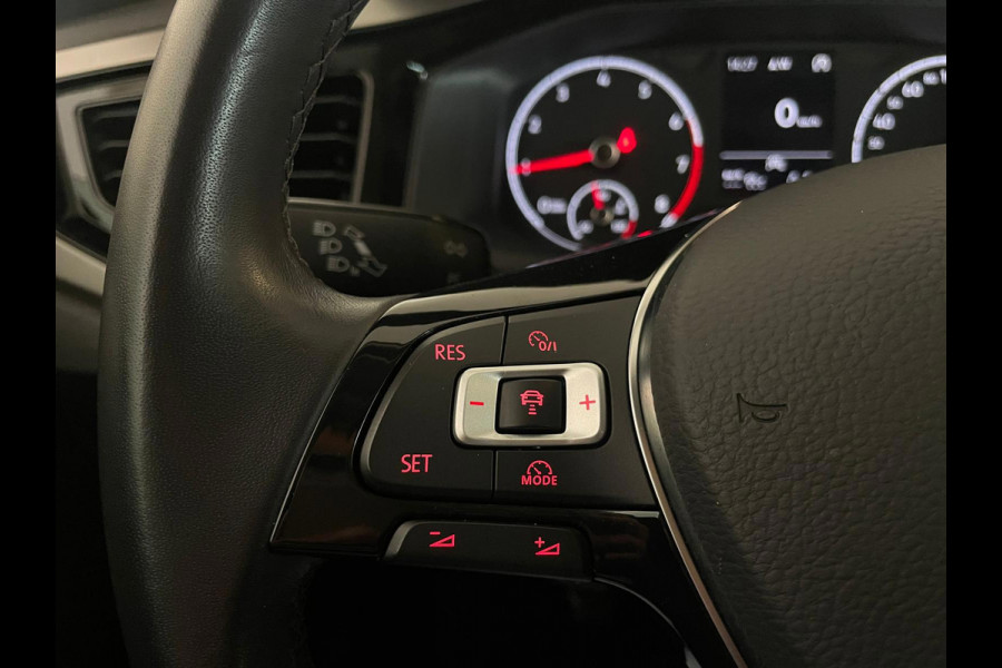 Volkswagen Polo 1.0 TSI Comfortline Business Executive AIRCO NAVI CRUISE APPLE CARPLAY PDC 17INCH CAMERA PRIVACYGLAS NIEUWSTAAT