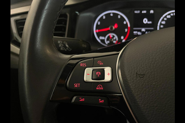 Volkswagen Polo 1.0 TSI Comfortline Business Executive AIRCO NAVI CRUISE APPLE CARPLAY PDC 17INCH CAMERA PRIVACYGLAS NIEUWSTAAT
