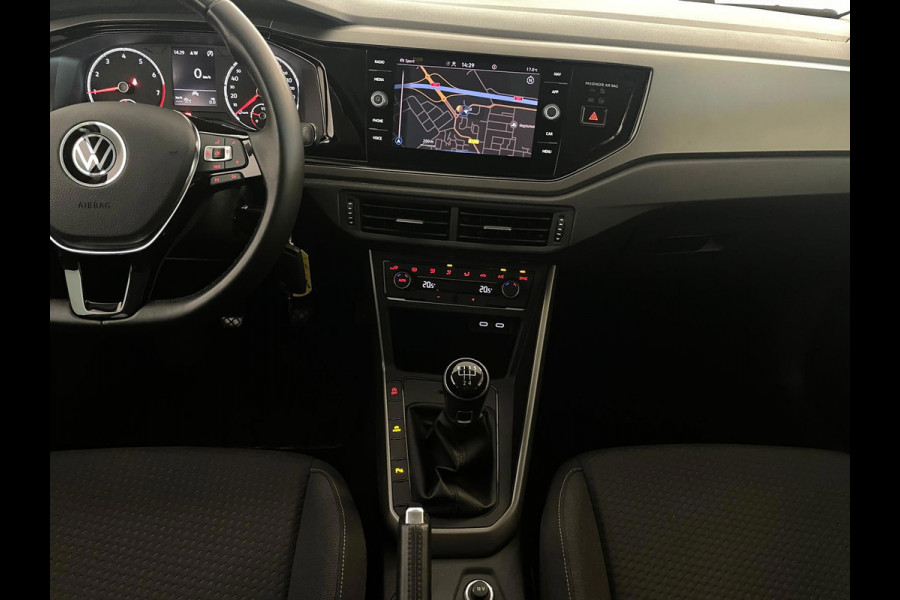 Volkswagen Polo 1.0 TSI Comfortline Business Executive AIRCO NAVI CRUISE APPLE CARPLAY PDC 17INCH CAMERA PRIVACYGLAS NIEUWSTAAT
