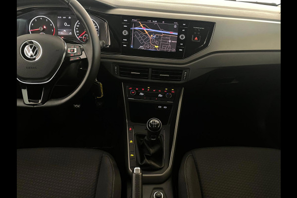 Volkswagen Polo 1.0 TSI Comfortline Business Executive AIRCO NAVI CRUISE APPLE CARPLAY PDC 17INCH CAMERA PRIVACYGLAS NIEUWSTAAT