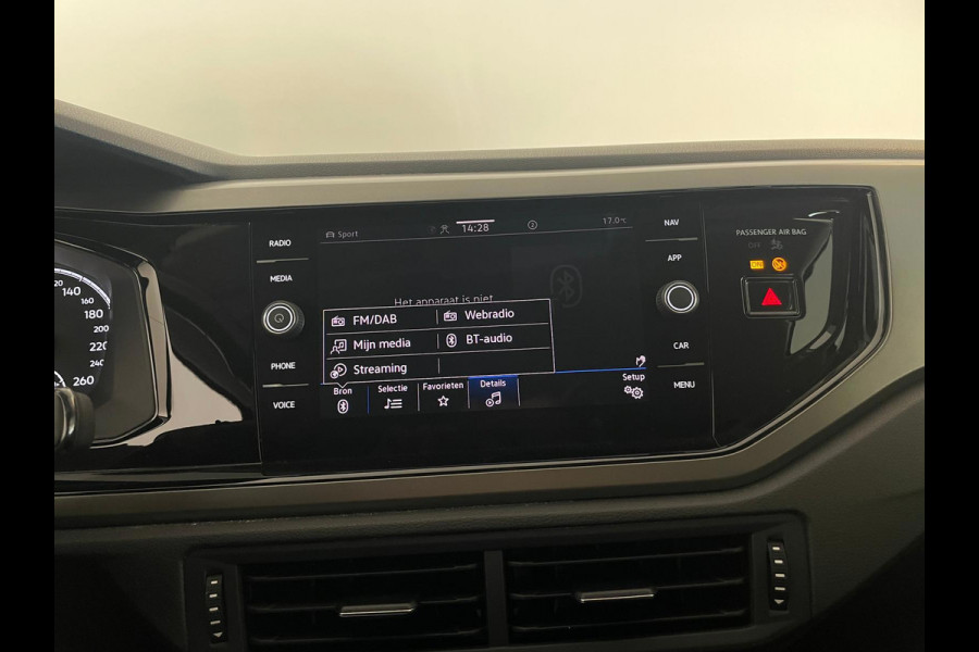 Volkswagen Polo 1.0 TSI Comfortline Business Executive AIRCO NAVI CRUISE APPLE CARPLAY PDC 17INCH CAMERA PRIVACYGLAS NIEUWSTAAT