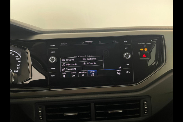 Volkswagen Polo 1.0 TSI Comfortline Business Executive AIRCO NAVI CRUISE APPLE CARPLAY PDC 17INCH CAMERA PRIVACYGLAS NIEUWSTAAT