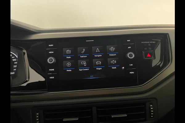 Volkswagen Polo 1.0 TSI Comfortline Business Executive AIRCO NAVI CRUISE APPLE CARPLAY PDC 17INCH CAMERA PRIVACYGLAS NIEUWSTAAT