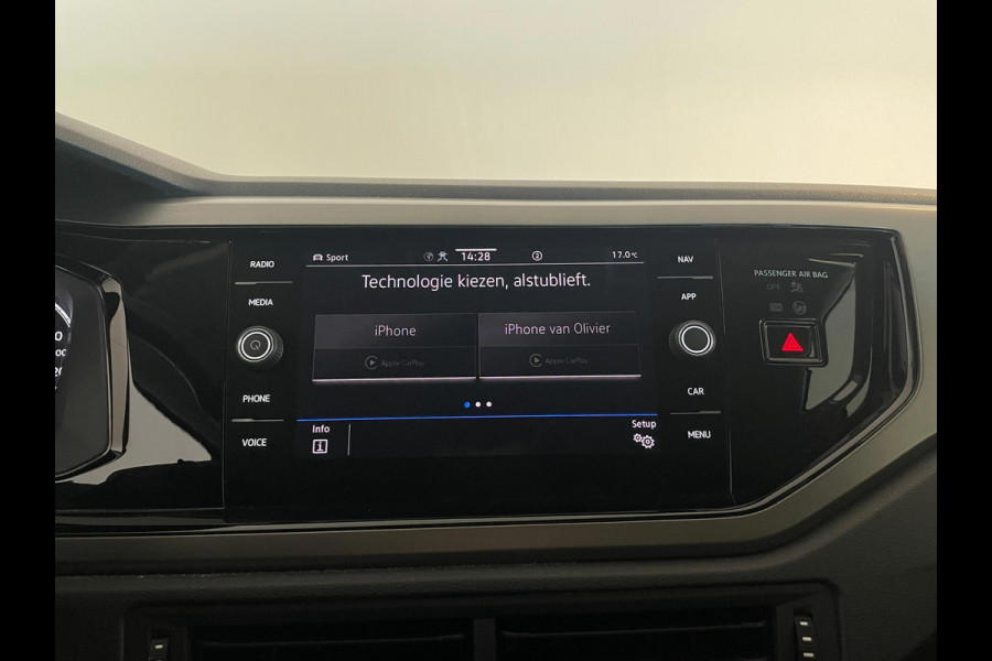 Volkswagen Polo 1.0 TSI Comfortline Business Executive AIRCO NAVI CRUISE APPLE CARPLAY PDC 17INCH CAMERA PRIVACYGLAS NIEUWSTAAT