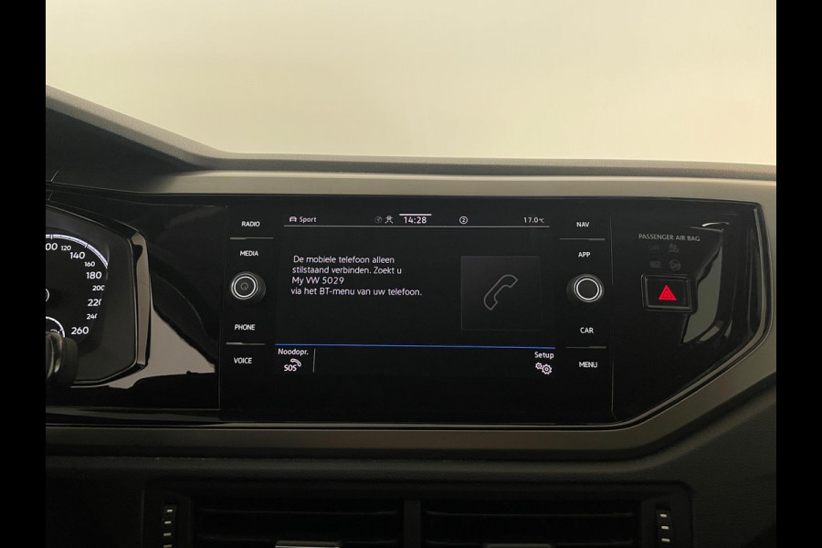 Volkswagen Polo 1.0 TSI Comfortline Business Executive AIRCO NAVI CRUISE APPLE CARPLAY PDC 17INCH CAMERA PRIVACYGLAS NIEUWSTAAT