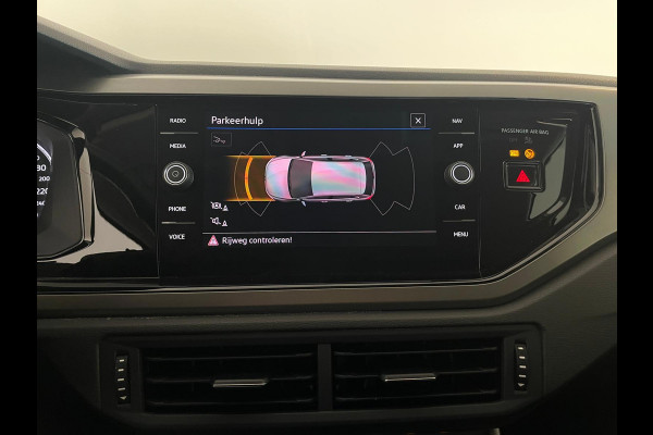 Volkswagen Polo 1.0 TSI Comfortline Business Executive AIRCO NAVI CRUISE APPLE CARPLAY PDC 17INCH CAMERA PRIVACYGLAS NIEUWSTAAT