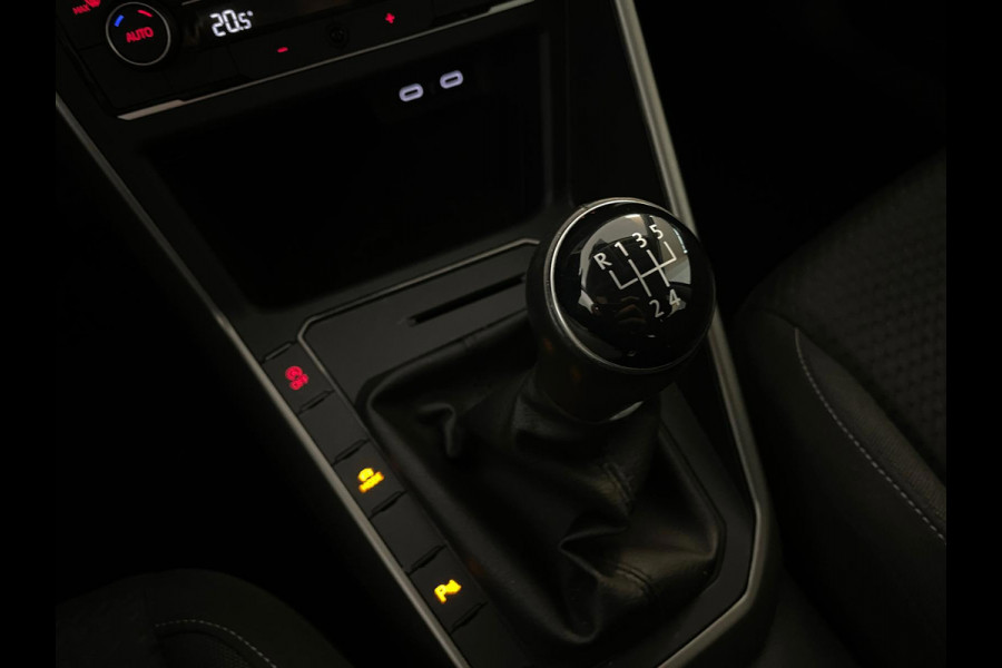 Volkswagen Polo 1.0 TSI Comfortline Business Executive AIRCO NAVI CRUISE APPLE CARPLAY PDC 17INCH CAMERA PRIVACYGLAS NIEUWSTAAT