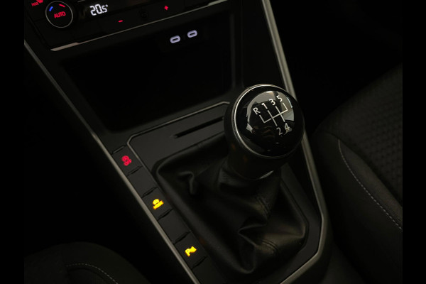 Volkswagen Polo 1.0 TSI Comfortline Business Executive AIRCO NAVI CRUISE APPLE CARPLAY PDC 17INCH CAMERA PRIVACYGLAS NIEUWSTAAT