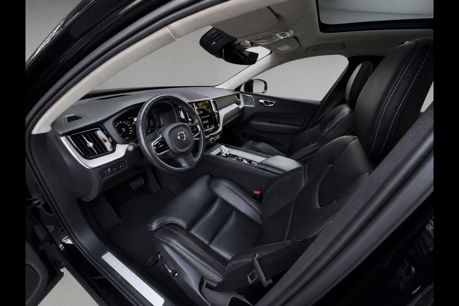 Volvo XC60 2.0 Recharge T6 AWD Inscription | SOH 95% | B&W | Luchtvering | 22” | Pano | HUD | 360° | HUD| Trekhaak