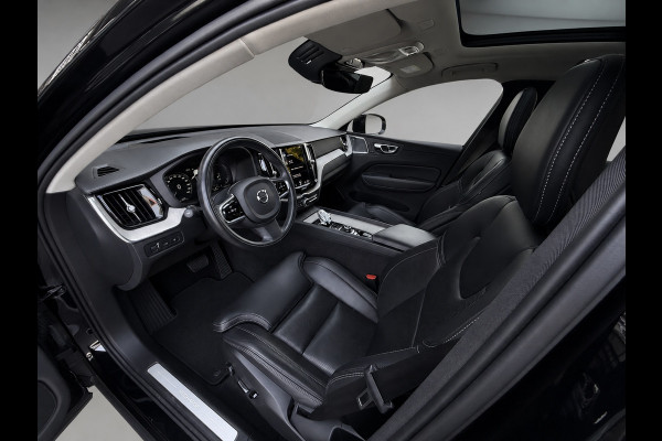 Volvo XC60 2.0 Recharge T6 AWD Inscription | SOH 95% | B&W | Luchtvering | 22” | Pano | HUD | 360° | HUD| Trekhaak