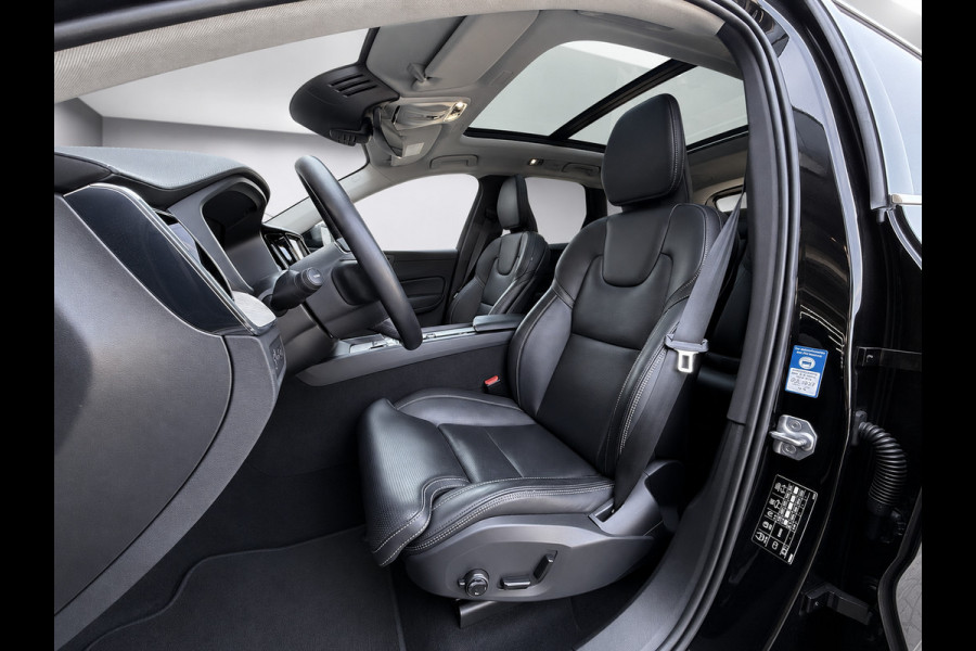 Volvo XC60 2.0 Recharge T6 AWD Inscription | SOH 95% | B&W | Luchtvering | 22” | Pano | HUD | 360° | HUD| Trekhaak