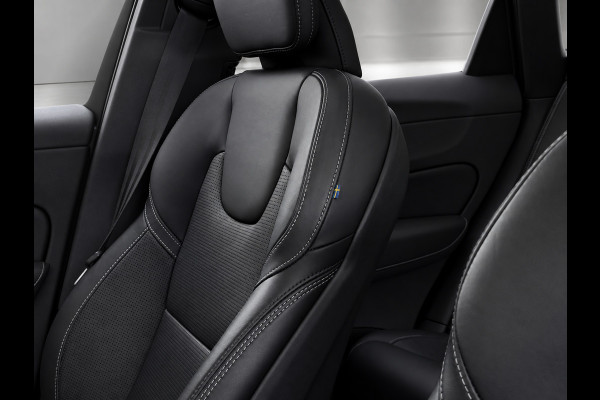 Volvo XC60 2.0 Recharge T6 AWD Inscription | SOH 95% | B&W | Luchtvering | 22” | Pano | HUD | 360° | HUD| Trekhaak