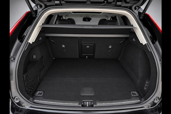 Volvo XC60 2.0 Recharge T6 AWD Inscription | SOH 95% | B&W | Luchtvering | 22” | Pano | HUD | 360° | HUD| Trekhaak