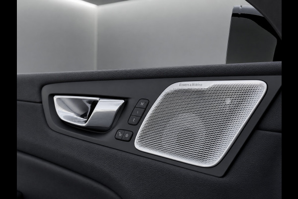 Volvo XC60 2.0 Recharge T6 AWD Inscription | SOH 95% | B&W | Luchtvering | 22” | Pano | HUD | 360° | HUD| Trekhaak
