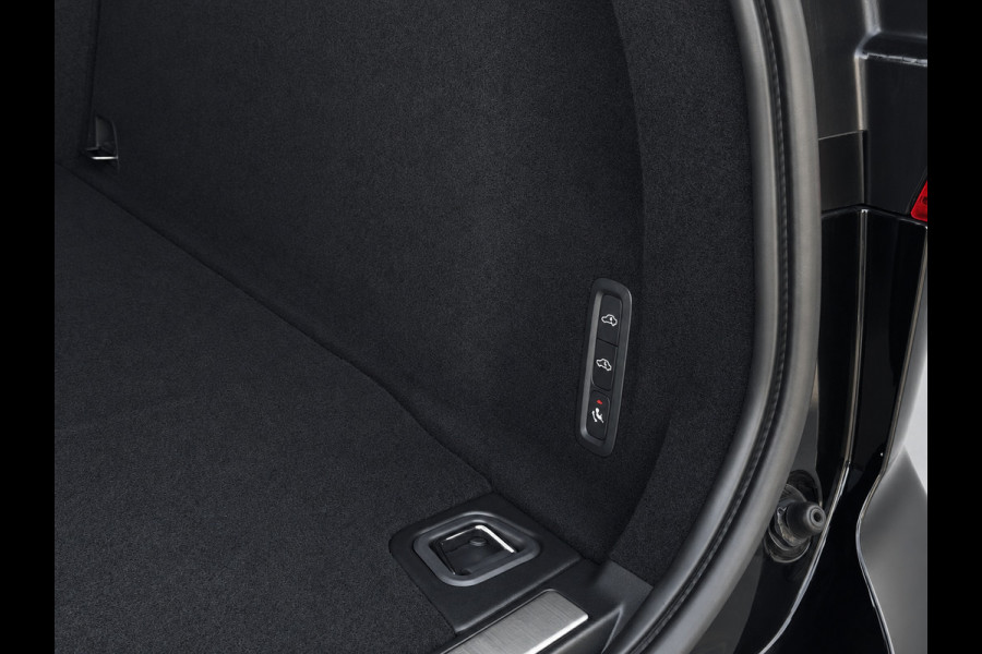 Volvo XC60 2.0 Recharge T6 AWD Inscription | SOH 95% | B&W | Luchtvering | 22” | Pano | HUD | 360° | HUD| Trekhaak