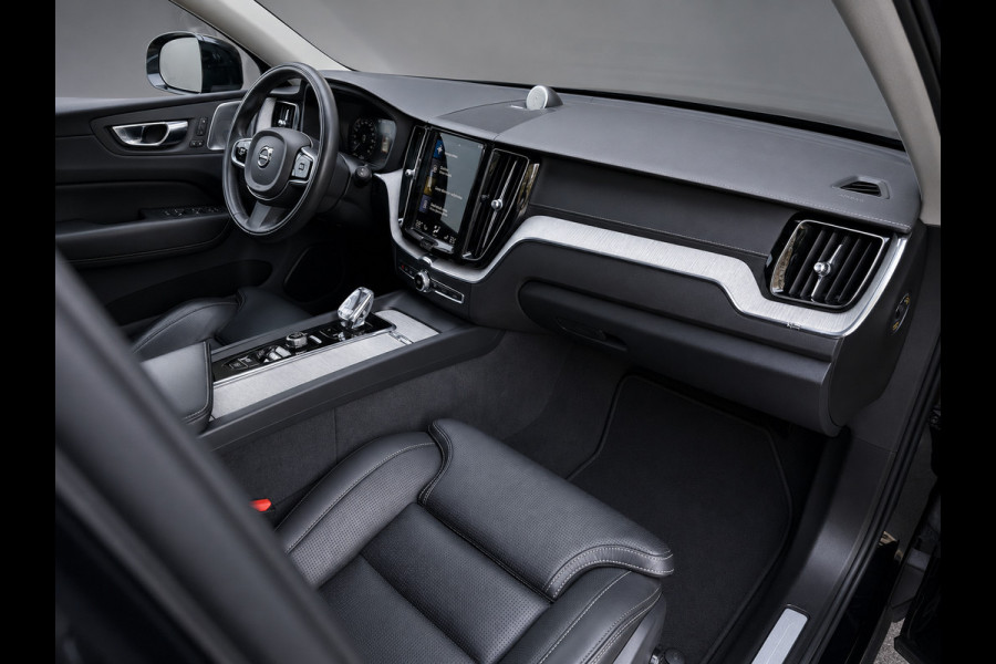 Volvo XC60 2.0 Recharge T6 AWD Inscription | SOH 95% | B&W | Luchtvering | 22” | Pano | HUD | 360° | HUD| Trekhaak