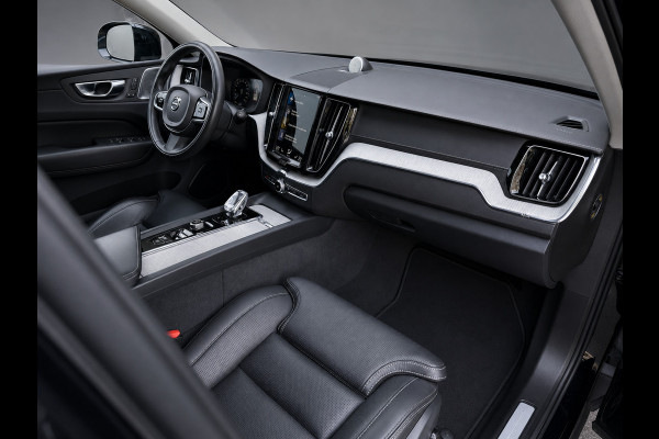 Volvo XC60 2.0 Recharge T6 AWD Inscription | SOH 95% | B&W | Luchtvering | 22” | Pano | HUD | 360° | HUD| Trekhaak
