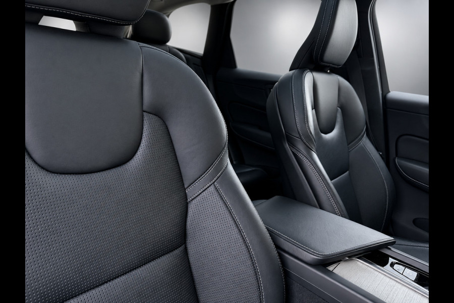 Volvo XC60 2.0 Recharge T6 AWD Inscription | SOH 95% | B&W | Luchtvering | 22” | Pano | HUD | 360° | HUD| Trekhaak