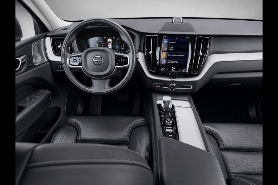 Volvo XC60 2.0 Recharge T6 AWD Inscription | SOH 95% | B&W | Luchtvering | 22” | Pano | HUD | 360° | HUD| Trekhaak