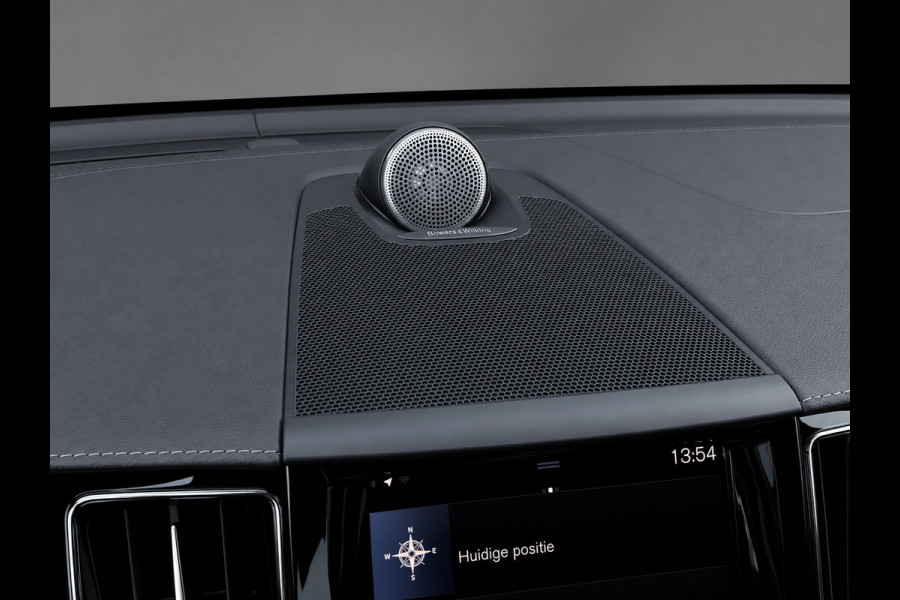Volvo XC60 2.0 Recharge T6 AWD Inscription | SOH 95% | B&W | Luchtvering | 22” | Pano | HUD | 360° | HUD| Trekhaak