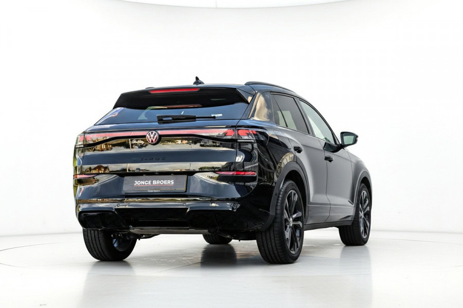 Volkswagen T-Roc 1.5 eTsi R-Line R-Line Pano/Trekhaak/Sfeer/iQ-lights