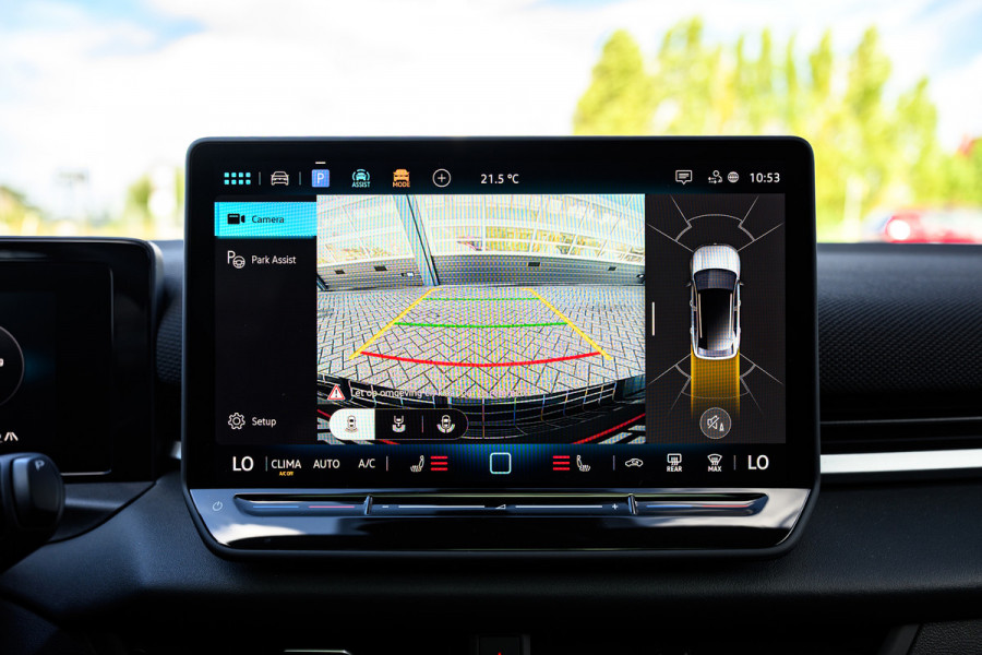 Volkswagen T-Roc 1.5 eTsi R-Line R-Line Pano/Trekhaak/Sfeer/iQ-lights