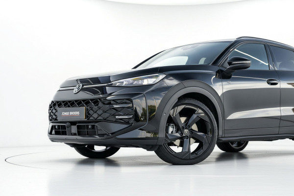 Volkswagen T-Roc 1.5 eTsi R-Line R-Line Pano/Trekhaak/Sfeer/iQ-lights