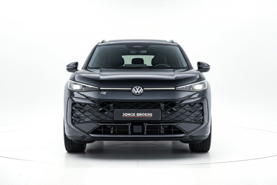 Volkswagen T-Roc 1.5 eTsi R-Line R-Line Pano/Trekhaak/Sfeer/iQ-lights
