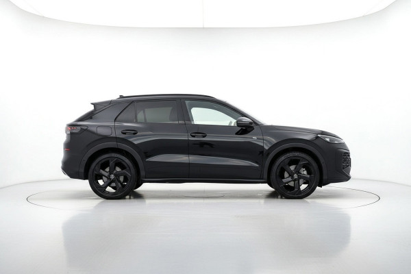 Volkswagen T-Roc 1.5 eTsi R-Line R-Line Pano/Trekhaak/Sfeer/iQ-lights